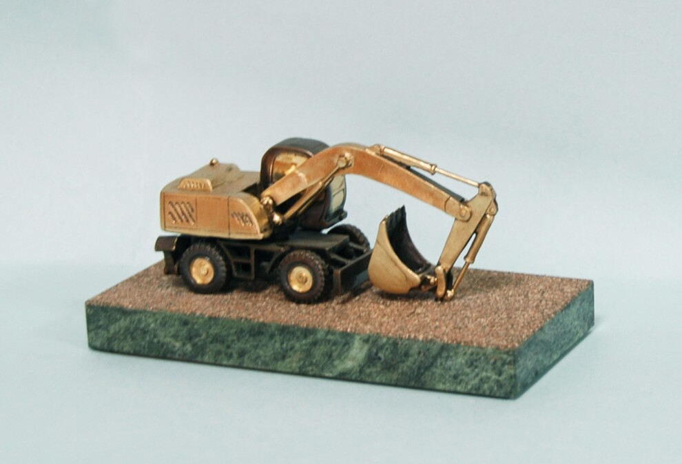 Статуэтка "Экскаватор"